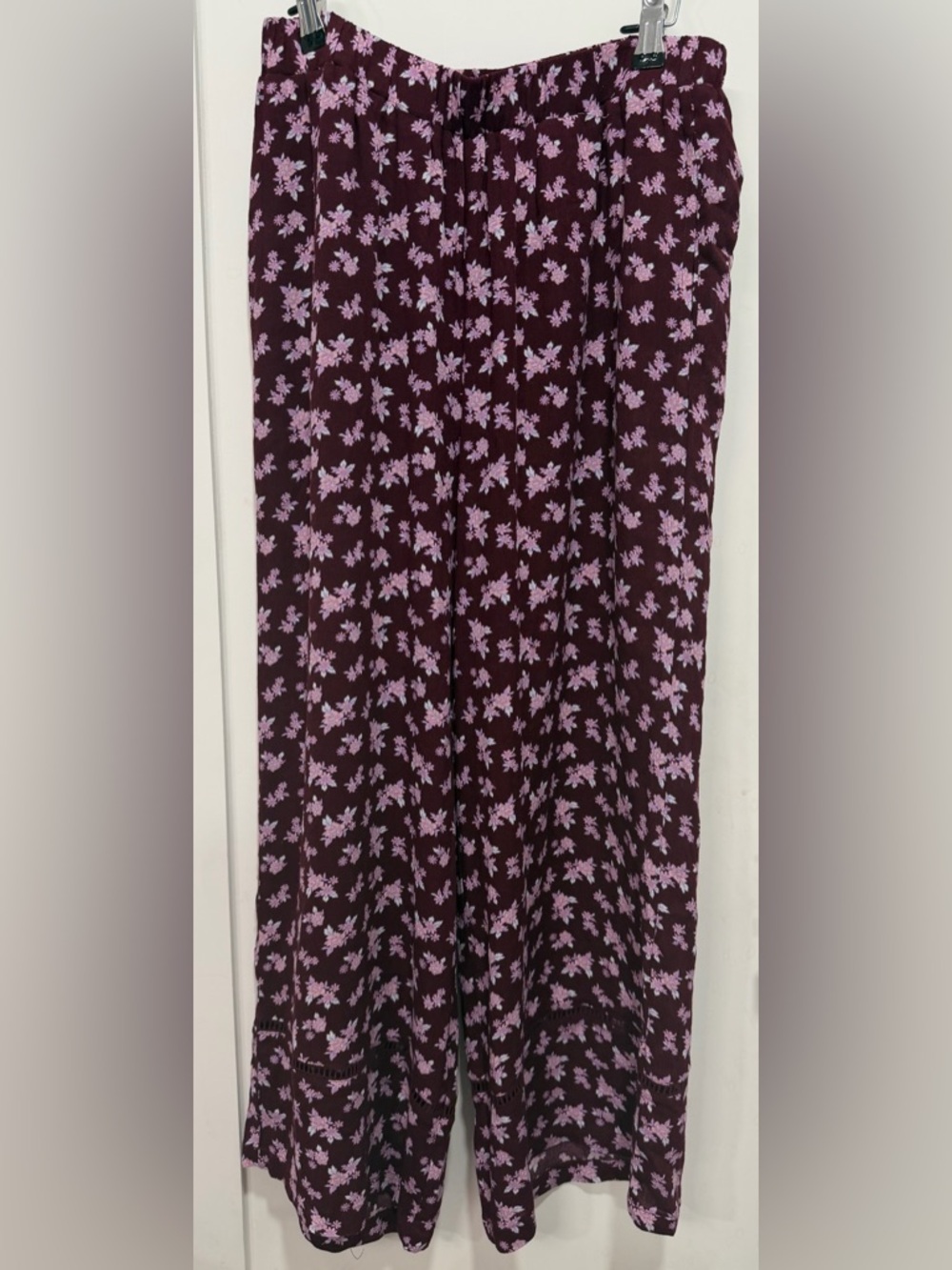 Aeropostale Plum wide leg trousers with Light Pink Floral Print